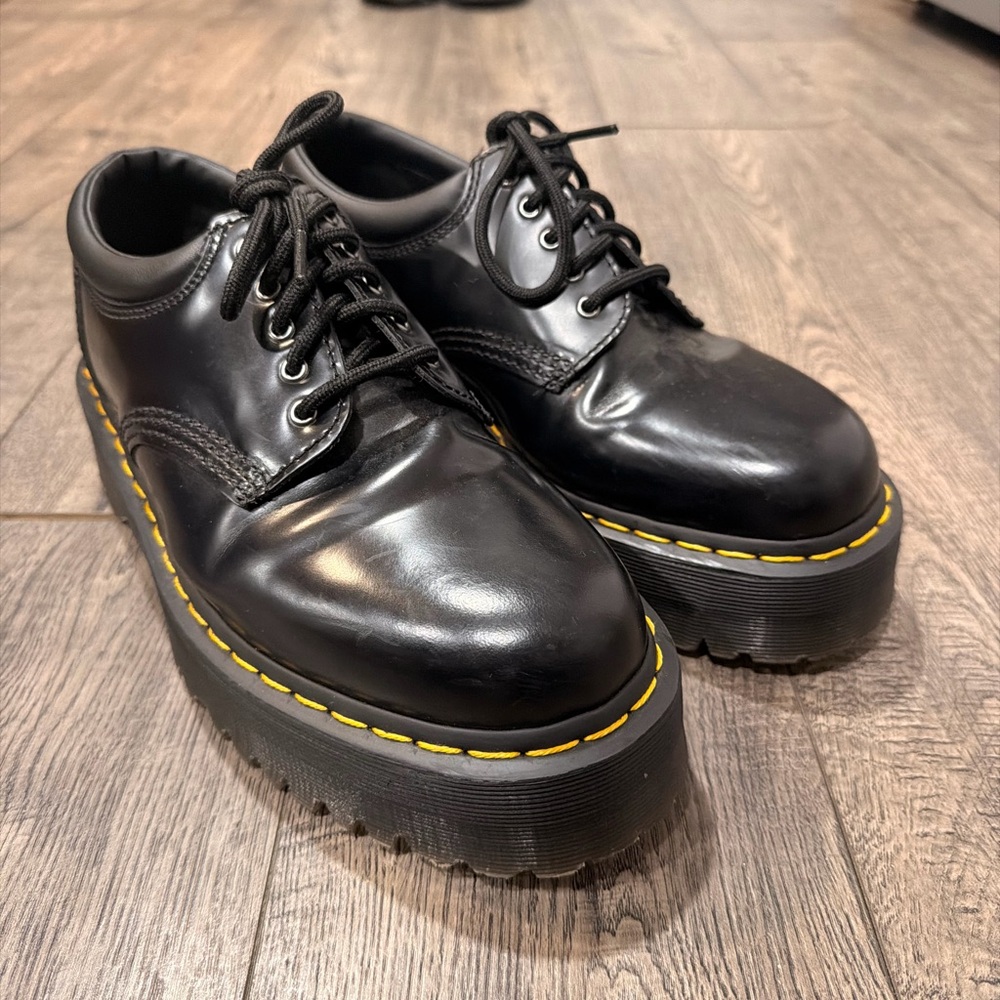 Dr. Martens 8053 Quad Lace-Up Shoe US Men’s Size 9 Black Smooth Leather